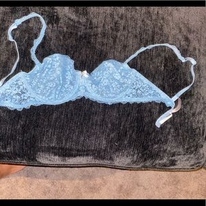 Blue lace bra size 34c